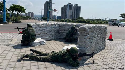 台灣漢光演習登場 實兵模擬解放軍攻台北港