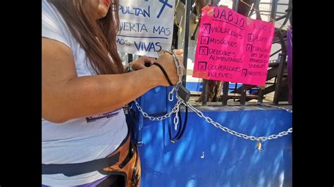 Mujeres Se Encadenan Para Mostrar Violencia Institucional En Oaxaca