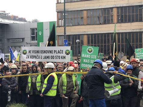 Tip Ba Video Foto Rudari U Sedam Rudnika Obustavili Rad Protest