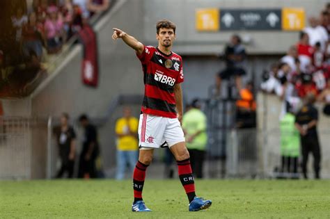 Ex Flamengo Rodrigo Caio é anunciado por clube brasileiro