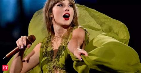 Taylor Swift Speak Now Taylor Swift Makes History Becomes First