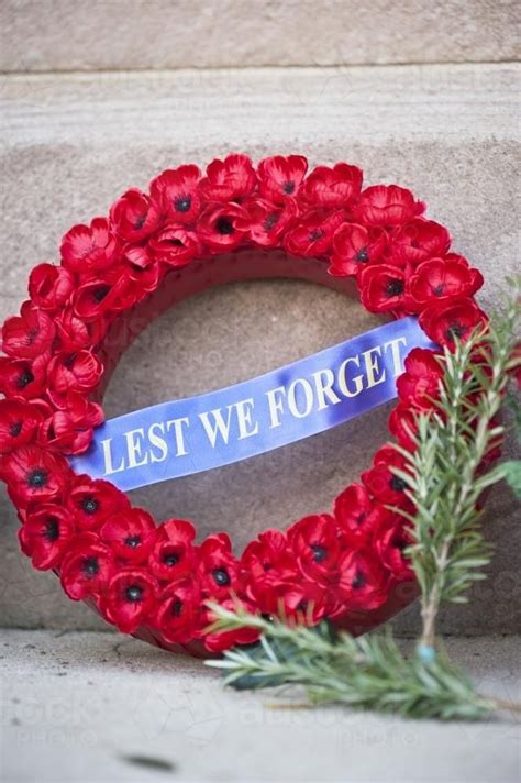 Anzac Wreath At A Monument Austockphoto Red Flower Australia Anzac