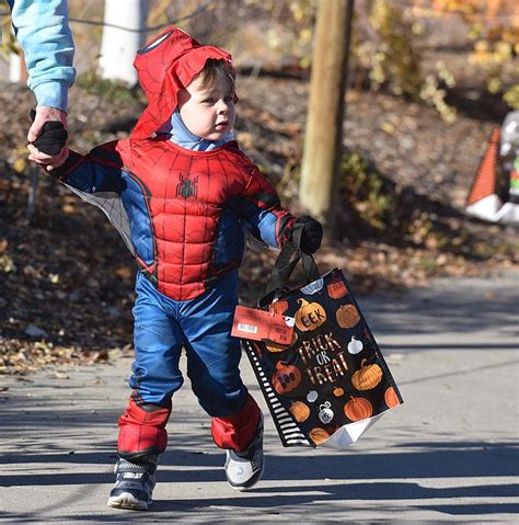 PHOTO GALLERY: Trick or Treat | Whitefish Pilot