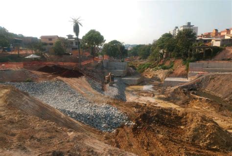 Obras simultâneas são executadas pela PBH para prevenir enchentes na