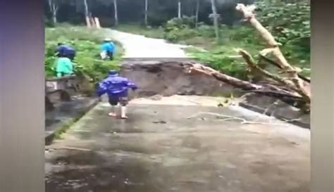 Diterjang Banjir Jembatan Penghubung Desa Di Enrekang Putus