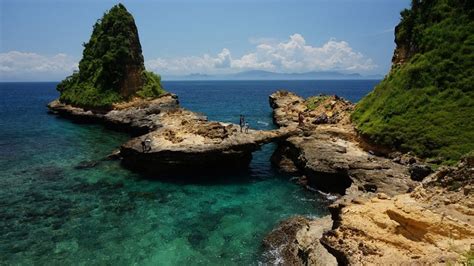 Mengintip 10 Tempat Wisata Pantai Daerah Lombok Terbaik - WisataLombok.co.id