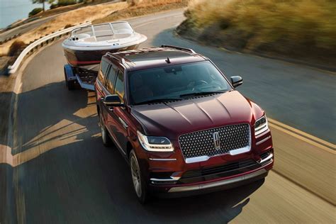 Lincoln Navigator Vs Ford Expedition Is The Luxury Badge Worth It