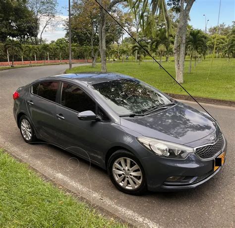 Kia Cerato Pro L Aut Usado Color Azul Precio