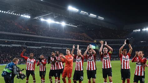 PSV pride for jubilant Cocu | UEFA Champions League 2015/16 | UEFA.com