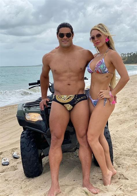 Looks Grifados De Hulk Para Ba E Camila Angelo Chamam Aten O Na Web