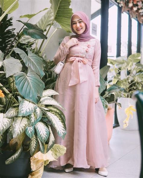 5 Ide Outfit Hijab Simpel Dan Kekinian Untuk Ibu Hamil Agar Tetap Stylish