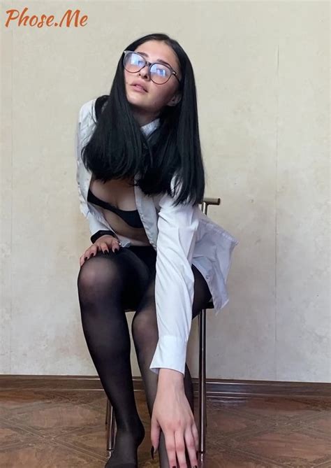 Nerdy Brunette Babe Michelle In Pantyhose Taking Selfies Pics XHamster