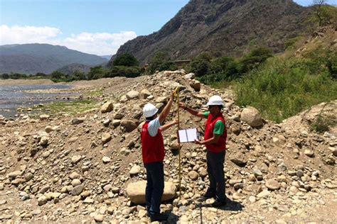 Lambayeque verifican situaciones adversas en la descolmatación de río