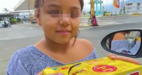 Niña De 6 Años Vende Dulces En Cuatro Idiomas La Cadera De Eva