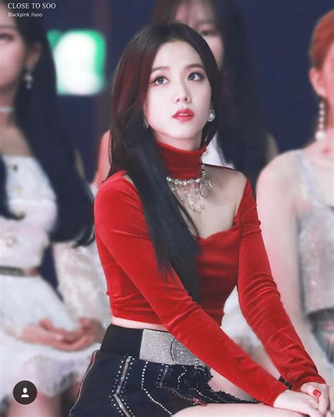 10 Times Blackpink S Jisoo Was An Ethereal Shoulder Line Queen In Off