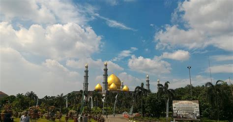 Berkunjung Ke Masjid Kubah Emas Viska S Story