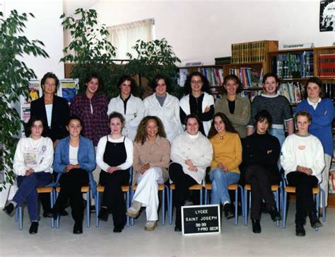 Photo de classe TERM BAC PRO SECRETARIAT de 1998 Lycée Saint joseph