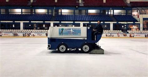 Madrid Convierte En Morgue El Palacio De Hielo Ante El Colapso De