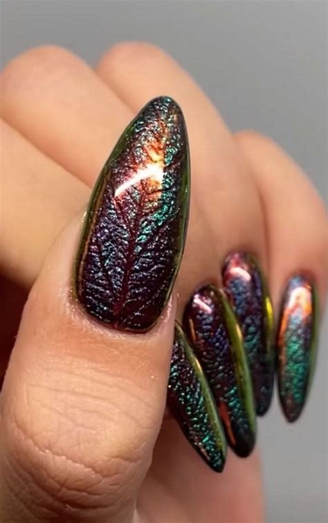 Stunning Fall Nail Colors With A Leaf Design Check Out The Tutorial To