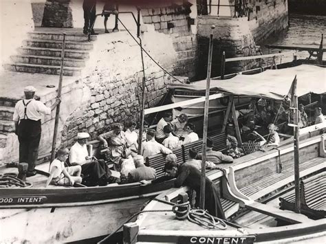 60 Incredible Vintage Photographs That Capture Everyday Life In Plymouth From The Early 20th