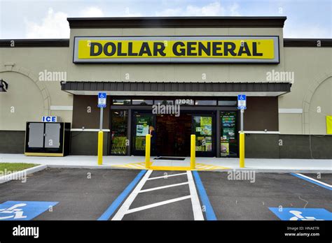 Dollar General Store Hi Res Stock Photography And Images Alamy