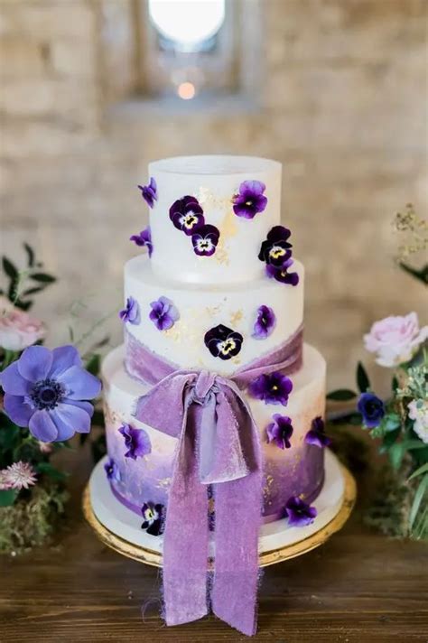 Fabulous Ombre Wedding Cakes Weddingomania