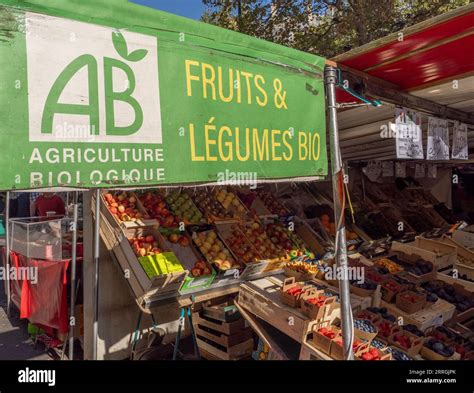 Organic Food Sign Organic Food Market Paris France Europe EU Stock