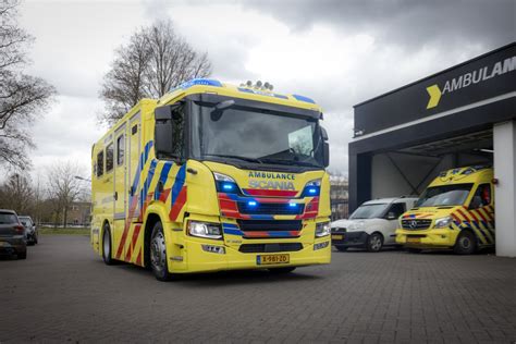 Nieuwe Limburgse Mobiele Intensive Care Unit De Weg Op Ambulancezorg