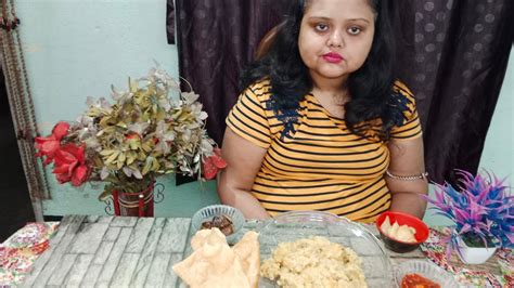 Eating Show Khichdi Begun Bhaja Aloo Bhaja Papad And Chutney YouTube