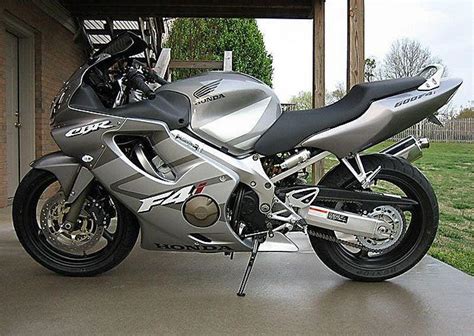 2005 Honda CBR600F4i - Moto.ZombDrive.COM