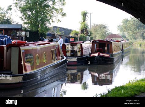 The Ashby Canal at Stoke Golding Wharf, Leicestershire, England, UK ...