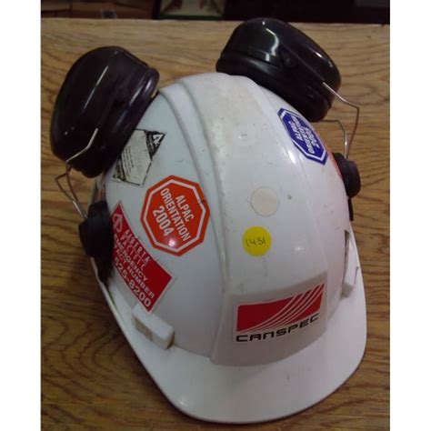 Csa Certified Hard Hat W Built In Ear Protection