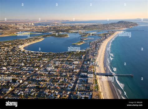 Crystal Pier at Pacific Beach and Mission Bay San Diego California ...