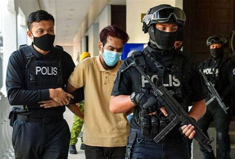 Pekerja Restoran Didakwa Sokong Mengaku Ahli Kumpulan Daesh Astro Awani