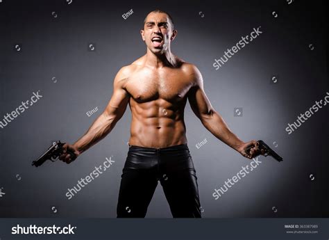 Categor A Gun Naked Guy De Fotos E Ilustraciones De Stock Im Genes Shutterstock