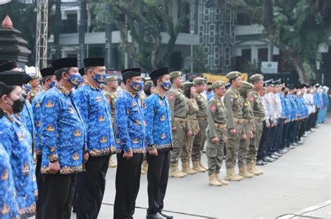 Upacara Peringatan Hut Korpri Pgri Dan Hari Guru Walikota Sutiaji