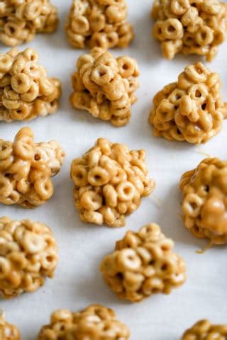 Easy Halloween Cereal Treats - The Baking ChocolaTess