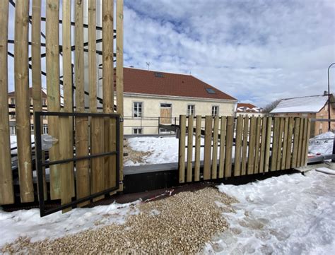 Les Fourgs Le Toit Du Haut Doubs Installation De La Passerelle Pour