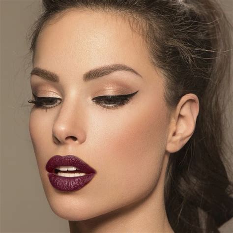 Plum Lipstick Gold Eyeliner No Eyeliner Makeup Hair Makeup Makeup Stuff Plum Lipstick Makeup