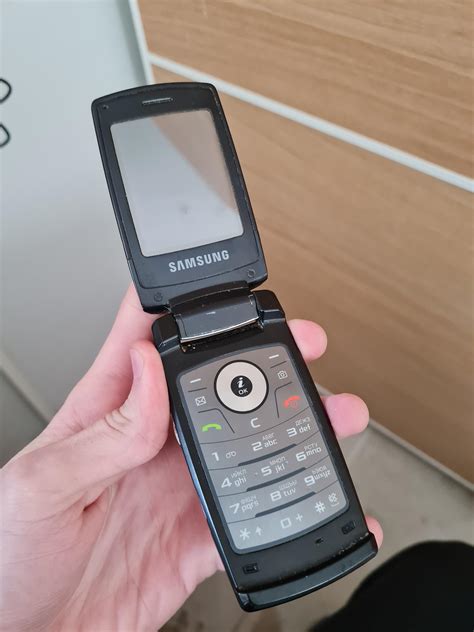 Parents got me a Samsung Fold, I really don't get the excitement around them : r/funny