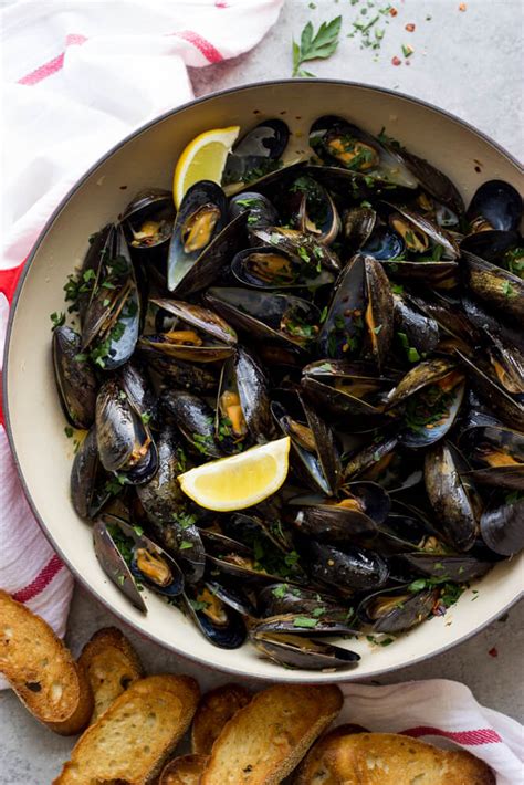 Steamed Mussels with Garlic and Parsley - Little Broken