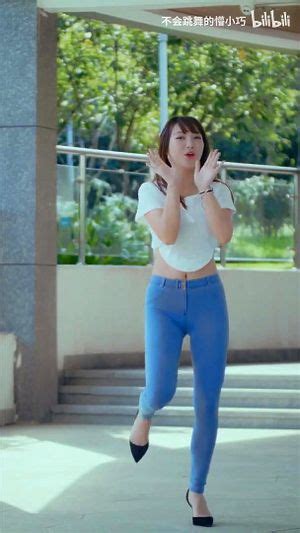 Watch 牛仔裤战神 懵小巧 牛仔裤 美女 女神 Asian Porn SpankBang