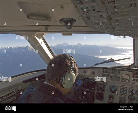 Saab 340b cockpit hi-res stock photography and images - Alamy