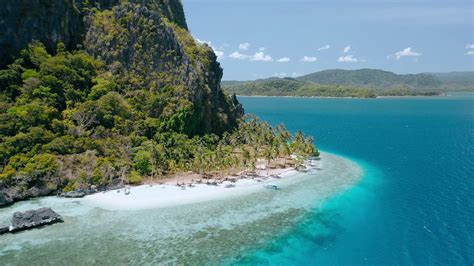 Paradise Tropical Sandy Ipil Beach On Pinagbuyutan Island El Nido