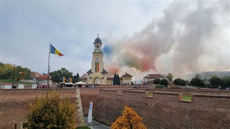 Live Video Regal Pe Cer De Centenarul Ncoron Rii La Alba Iulia Foc