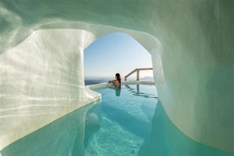 11 Best Cave Hotels in Santorini With Swim-Up Pool Views