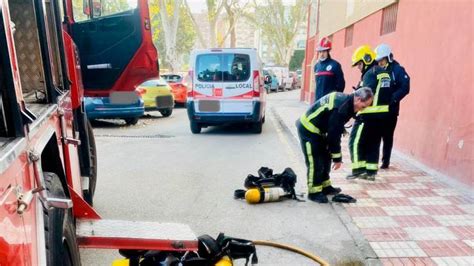 Así actuaron los bomberos en el incendio de Pintor Rufino Martos