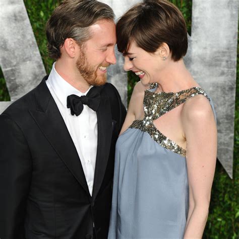 Anne Hathaway Posts Brilliant Pregnant Bikini Picture Marie Claire UK