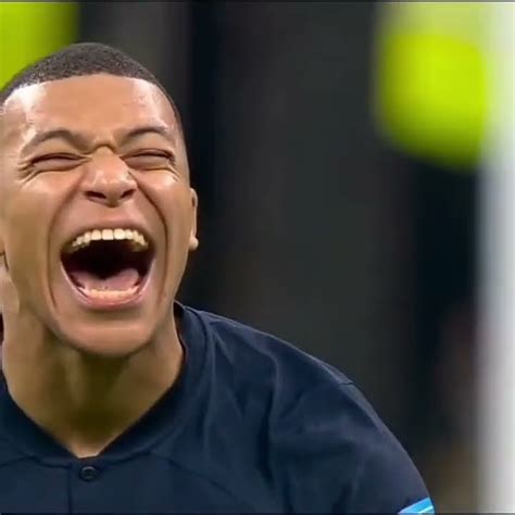 Mbappes Hilarious Reaction On Harry Kane Penalty Miss Vs France In World Cup 2022 Youtube