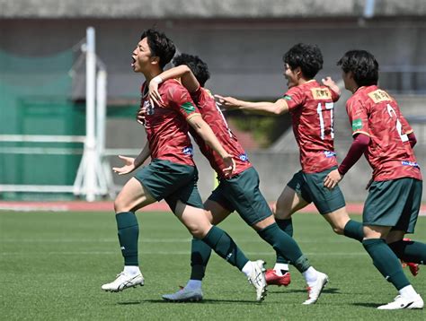 高知ユナイテッドが首位の仙台撃破 前半2発でホーム連勝 サッカーjfl 高知新聞